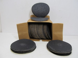 lot 77 image: Full Case of Sanding Discs