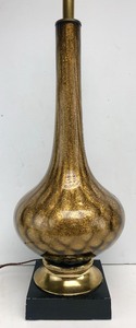 lot 37 image: Beautiful Mid Century Gold Flake Art Glass Table Lamp
