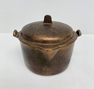 lot 187 image: Old Vintage Solid Cast Brass Small Dutch Oven Pot