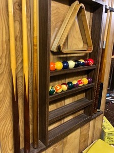 lot 331 image: Vintage Pool Cue & Ball Rack