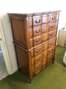 lot 345 image: Excellent Quality Vintage Dovetailed 6-Drawer Highboy Chest of Drawers