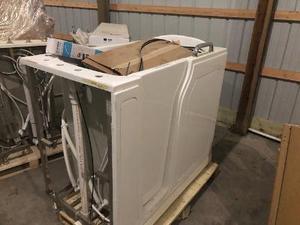 lot 1 image: Bliss Tubs Model 2848 Walk In Bath Tub Therapeutic Massage System