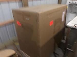 lot 3 image: Bliss Tubs Model 2848 Walk In Bath Tub Therapeutic Massage System
