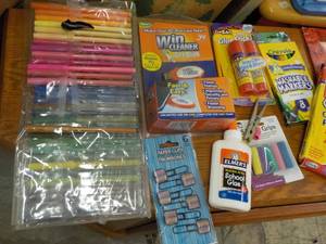 lot 11 image: Childrens Crafts Lot in a Covered ...