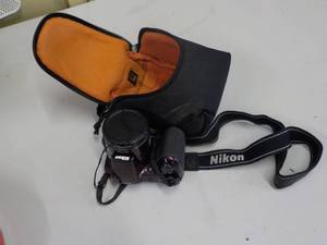 lot 30 image: Nikon Camera -with case...