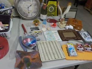 lot 31 image: Clock, Eagle, and Home Dcor...