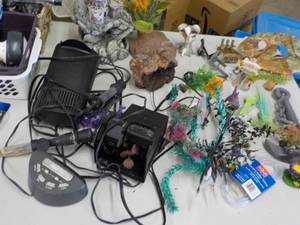 lot 38 image: Aquarium Dcor and Supplies...