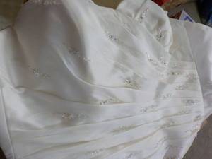 lot 50 image: Size 12 Wedding Dress...