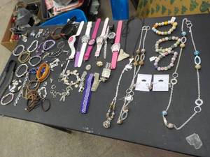 lot 57 image: Costume Jewelry- Viva Beads Jewelry...