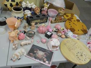 lot 80 image: Pig Dcor Lot...