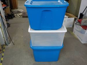 lot 87 image: 3 tubs with covers...