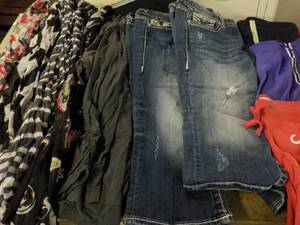 lot 100 image: Jr Size SM Clothing ...