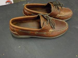 lot 116 image: LL Bean Mens Size 10D Shoes...