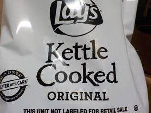 lot 193 image: Case of 8 -16 oz Bags Lays Kettle C...