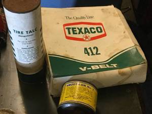 lot 20 image: Vintage Texaco shop supplies