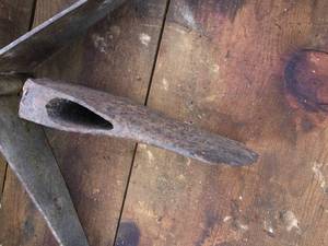 lot 31 image: Antique hatchet head