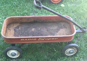 lot 65 image: Radio Super Wagon
