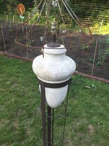lot 63 image: Lamp