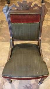lot 61 image: Antique Chair