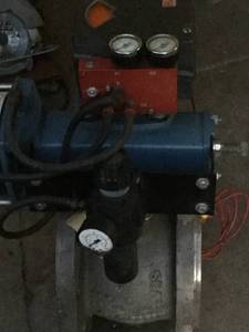 lot 107 image: Industrial digital water supply SS ball valve assembly