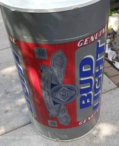 lot 35 image: Bud Light Ice can cooler
