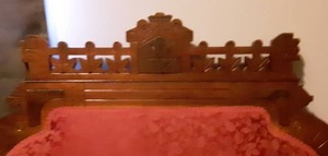 lot 4 image: antique Fainting couchSofa pre 1900s Victorian fold out