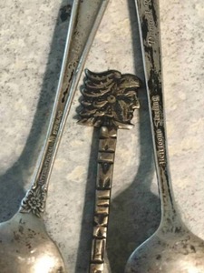lot 48 image: International Heirloom Mexico Sterling silver collector spoons
