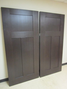 lot 212 image: PLAST-PRO FIR GRAIN SERIES THREE-PANEL CRAFTSMAN DOORS