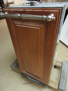 lot 225 image: KITCHEN AID TRASH COMPACTOR