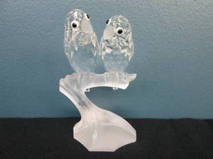 lot 5 image: Swarovski Crystal Love Birds