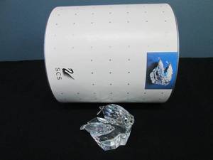 lot 7 image: Swarovski Crystal Seals