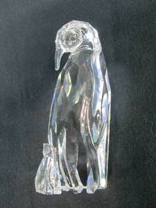 lot 9 image: Swarovski Crystal Penguins