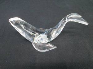 lot 10 image: Steuben Crystal Seal