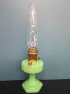 lot 11 image: Aladdin Kerosene Lamp Jadeite