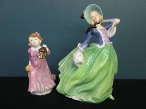 lot 17 image: Royal Doulton Figurine