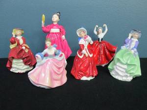 lot 18 image: Royal Doulton Figurine