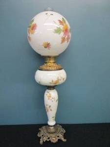 lot 19 image: Antique Kerosene Lamp