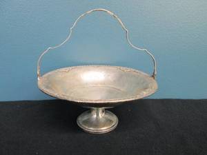 lot 35 image: Sterling Sliver Basket