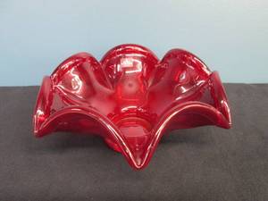lot 38 image: Hand Made Viking Glass Bowl