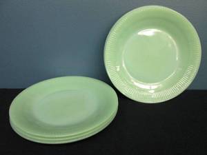 lot 77 image: Jadeite Dinner Plates
