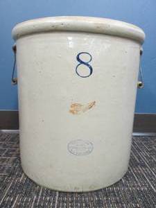 lot 101 image: Red Wing Crock