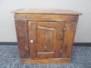 lot 52 image: Antique Cupboard