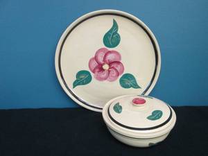 lot 117 image: Watt Wear Pottery