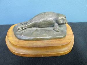 lot 134 image: Bronze Seal Statue
