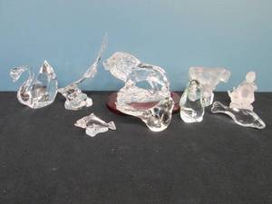 lot 143 image: Crystal & Glass Figures