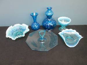 lot 147 image: Opalescent glass Bowl