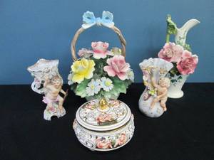 lot 152 image: Capodimonte Pottery