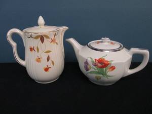lot 198 image: Jewel Tea Autumn Leaf Halls China