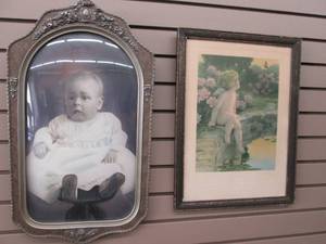lot 235 image: Antique Pictures Bubble Glass Frame