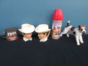 lot 258 image: Vintage Thermos & Cups